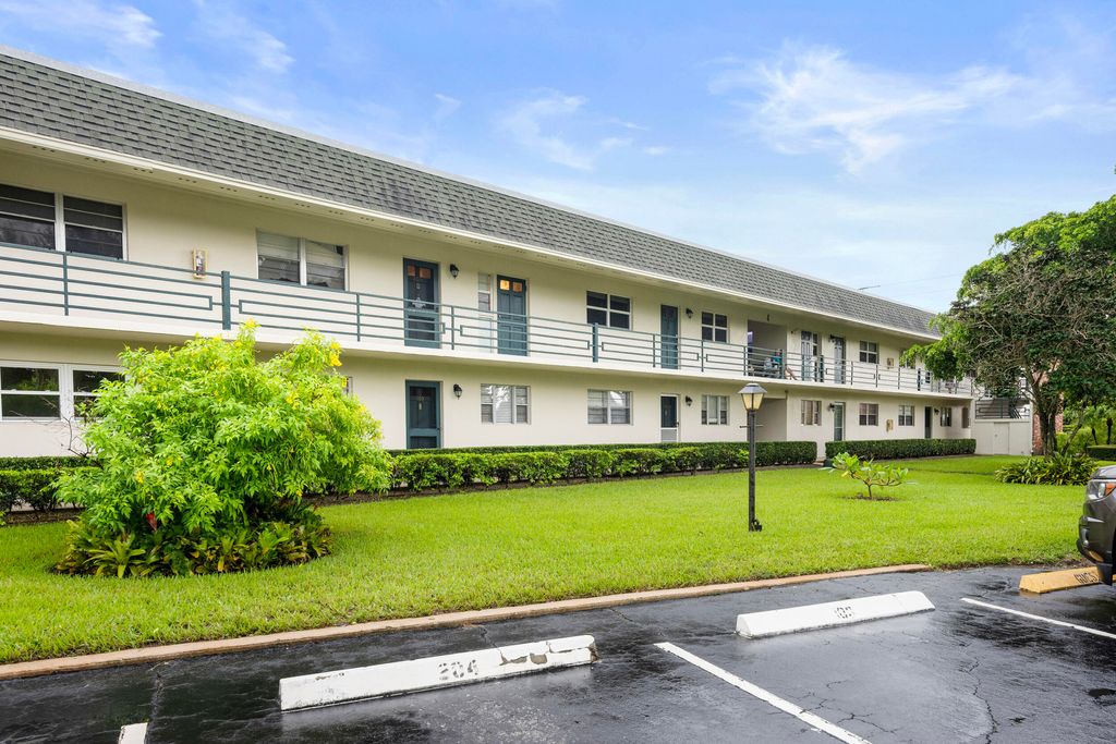 Photo of 1900 S Kanner Highway #4-204, Stuart, FL 34994 (MLS # RX-11127100)