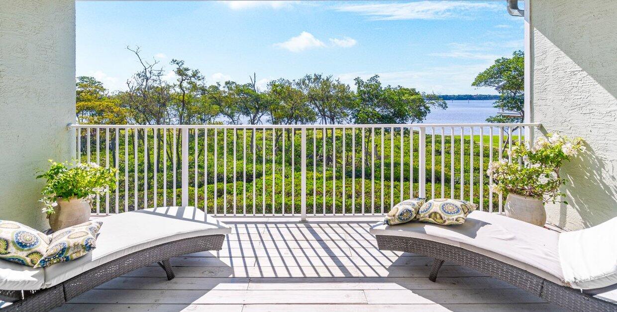 92 N Lakeshore Drive, Hypoluxo, Palm Beach County, Florida - 3 Bedrooms  
2.5 Bathrooms - 