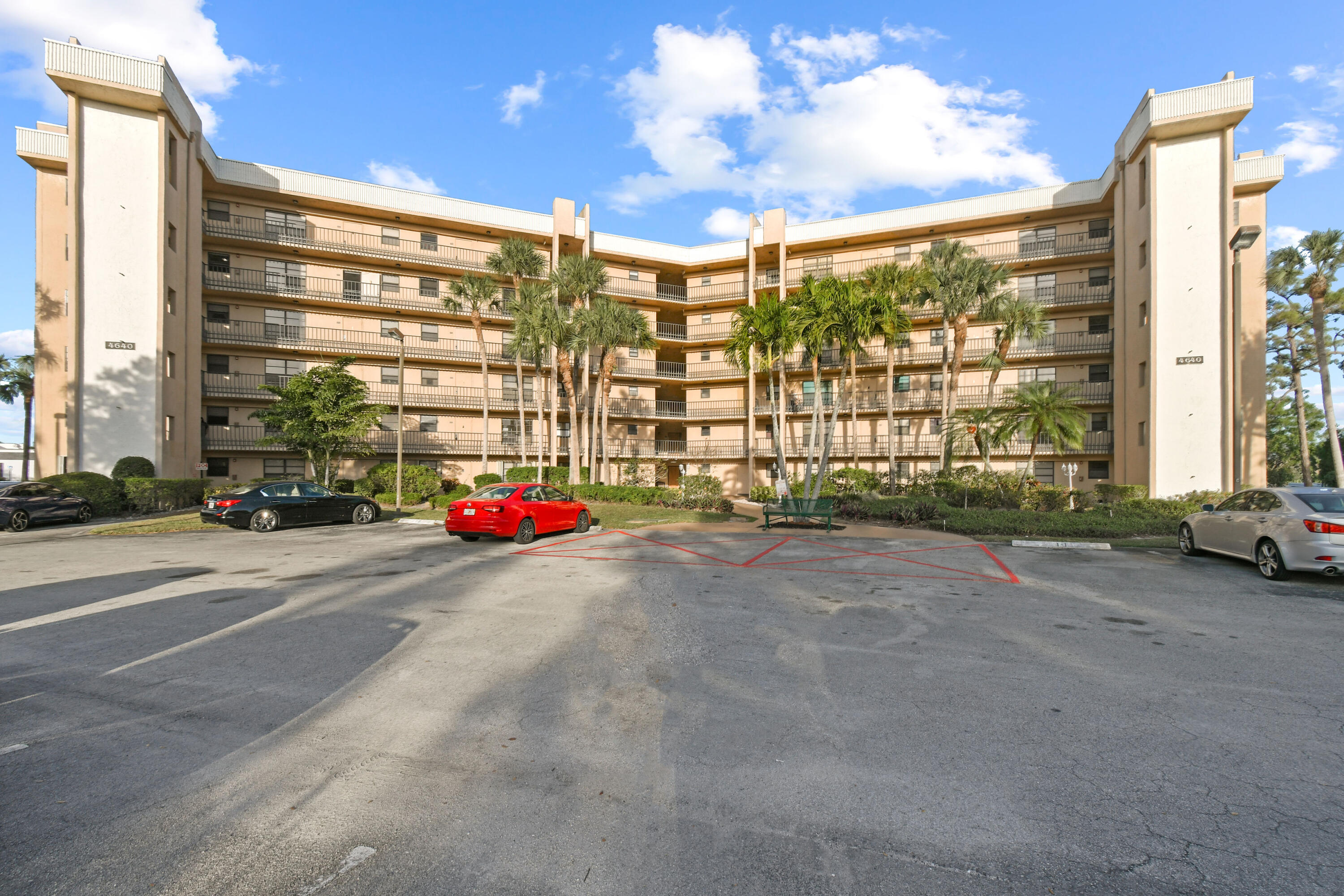 4640 Lucerne Lakes Boulevard 306, Lake Worth, Palm Beach County, Florida - 2 Bedrooms  
2 Bathrooms - 