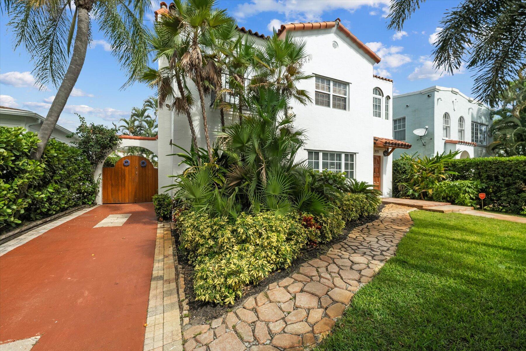 Property for Sale at 221 Greymon Drive, West Palm Beach, Palm Beach County, Florida - Bedrooms: 5 
Bathrooms: 3.5  - $2,749,900