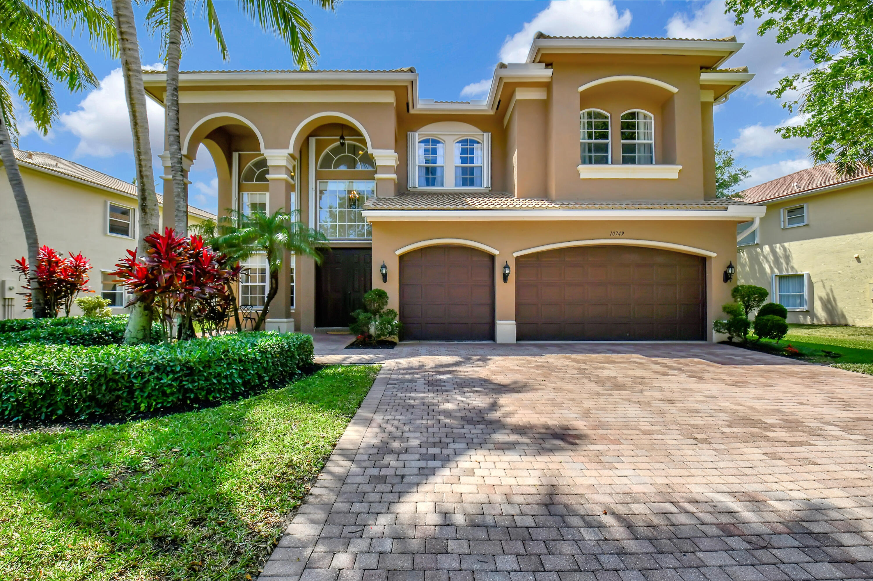 Property for Sale at 10749 Castle Oak Drive, Boynton Beach, Palm Beach County, Florida - Bedrooms: 6 
Bathrooms: 4  - $1,050,000