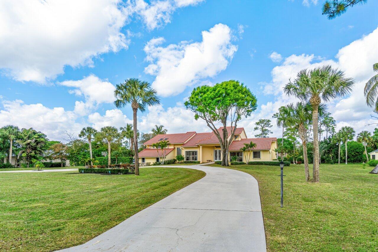 Property for Sale at 13679 Greentree Trail, Wellington, Palm Beach County, Florida - Bedrooms: 5 
Bathrooms: 4  - $1,195,000