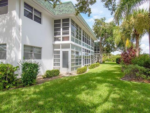 Photo of 2800 Indian River Boulevard #1, Vero Beach, FL 32960 (MLS # RX-11129280)