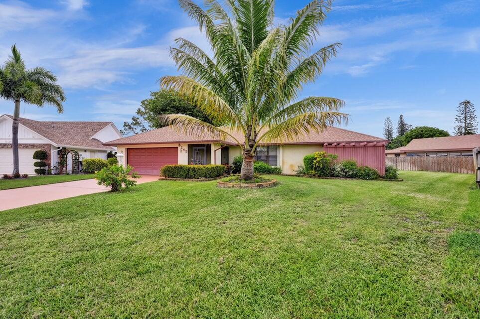 Property for Sale at 8245 Whitewood Cove, Lake Worth, Palm Beach County, Florida - Bedrooms: 3 
Bathrooms: 3.5  - $515,000