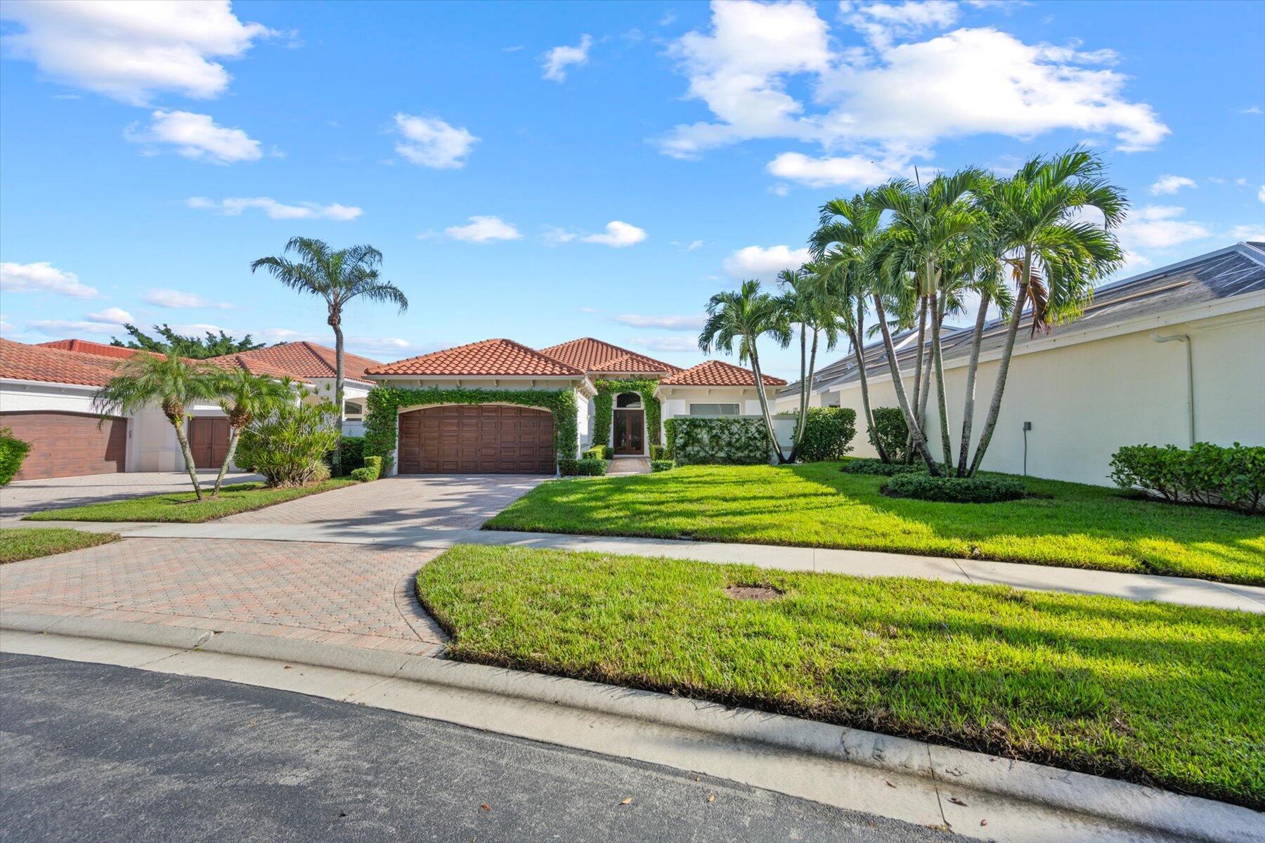 14205 Stroller Way, Wellington, Palm Beach County, Florida - 3 Bedrooms  
2.5 Bathrooms - 