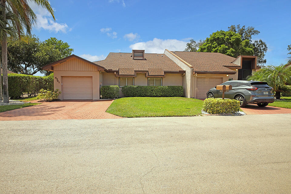 Property for Sale at 4721 Fountains Drive, Lake Worth, Palm Beach County, Florida - Bedrooms: 3 
Bathrooms: 2.5  - $295,000