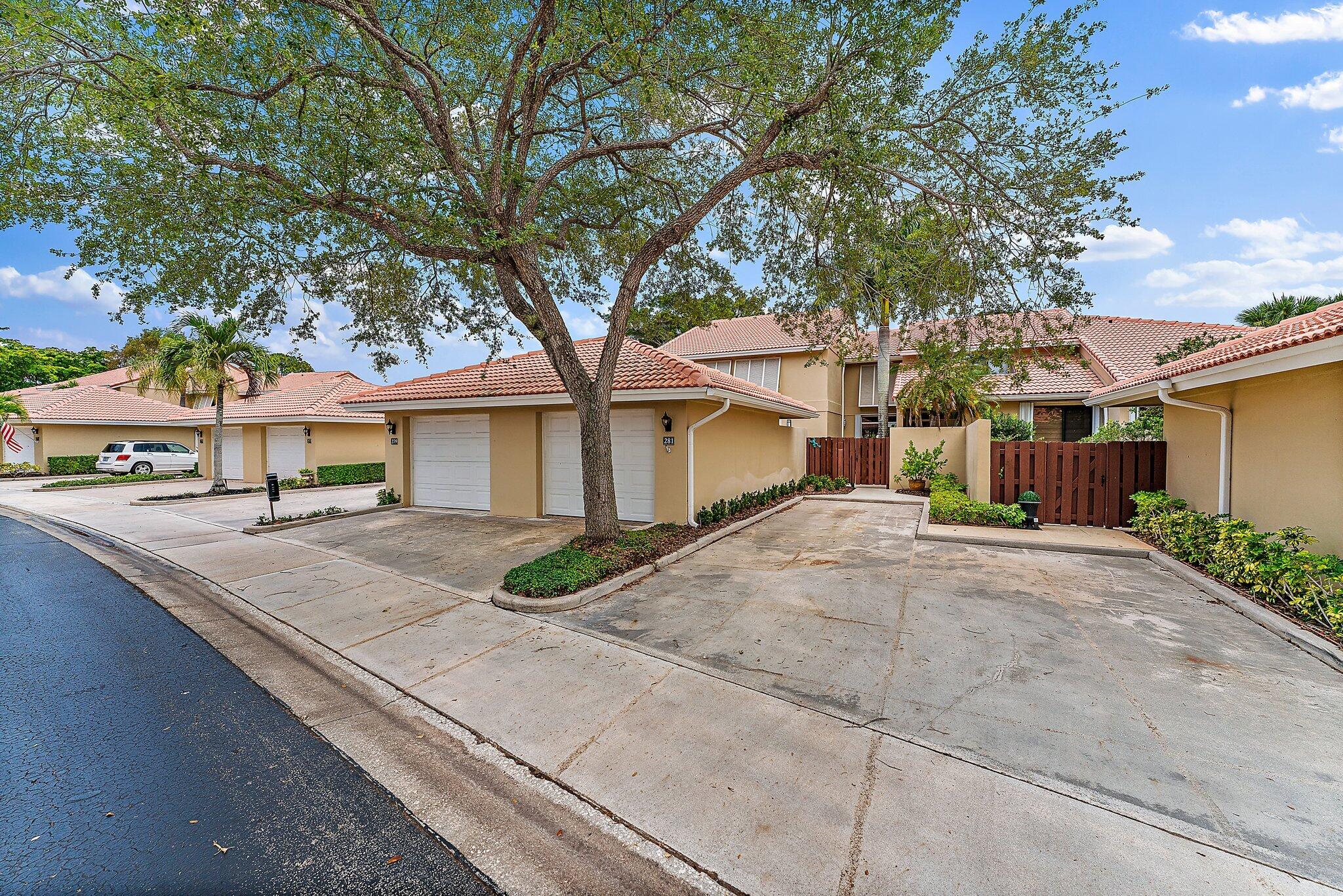 Property for Sale at 281 Old Meadow Way, Palm Beach Gardens, Palm Beach County, Florida - Bedrooms: 3 
Bathrooms: 3  - $599,000