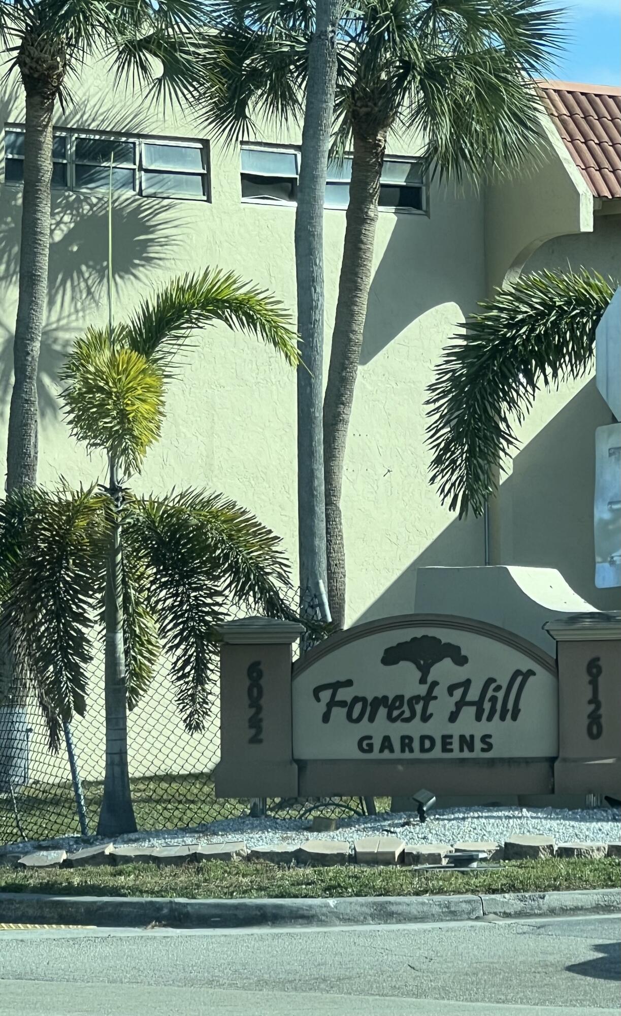 6100 Forest Hill Boulevard 105, West Palm Beach, Palm Beach County, Florida - 2 Bedrooms  
1 Bathrooms - 