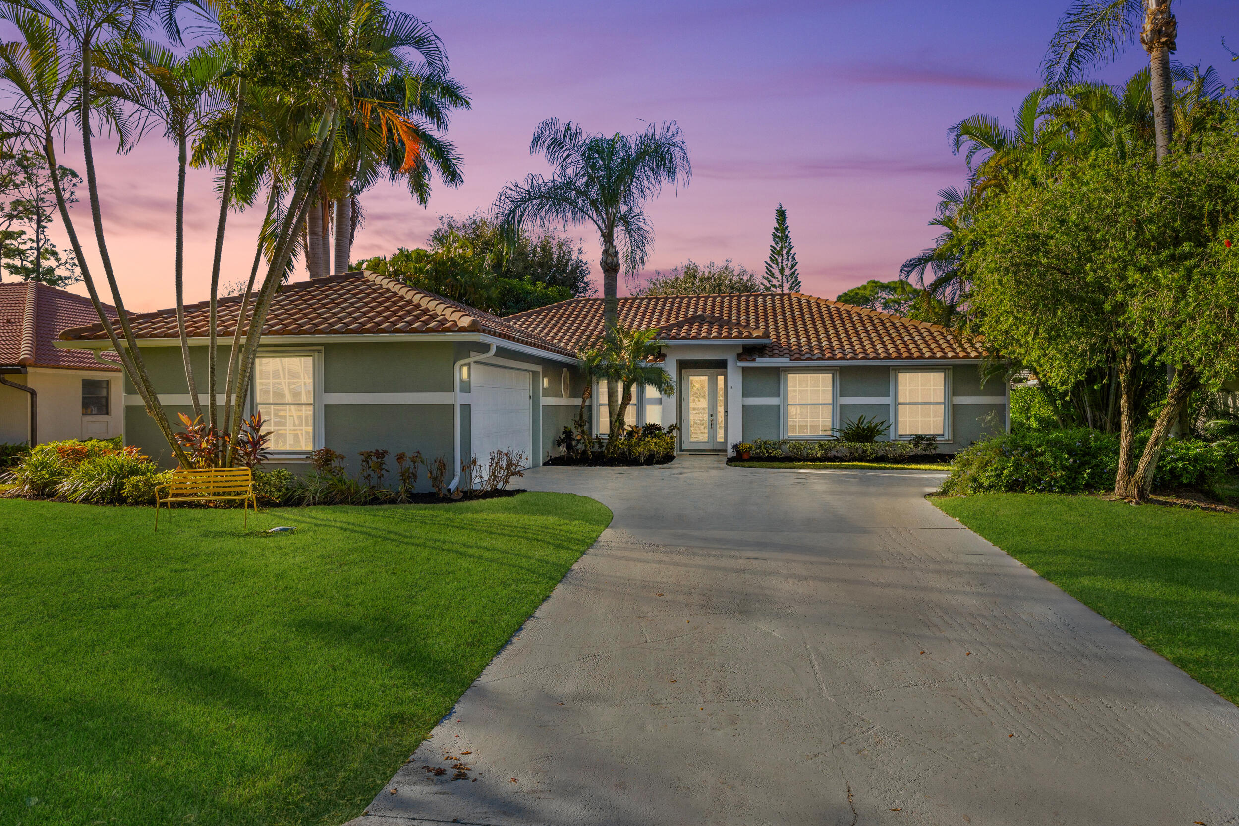 Property for Sale at 4 Glengary Road, Palm Beach Gardens, Palm Beach County, Florida - Bedrooms: 4 
Bathrooms: 3  - $945,000