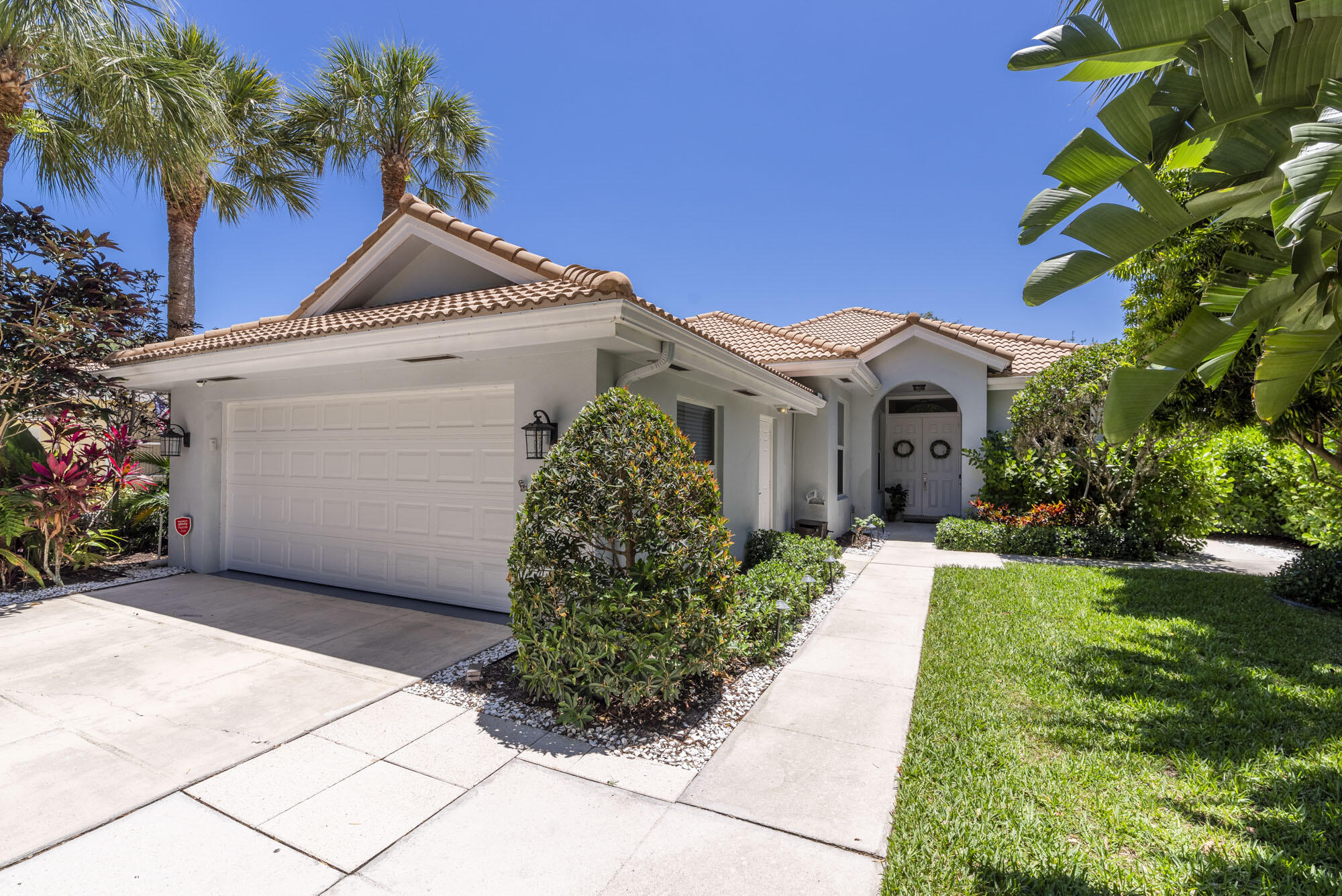Property for Sale at 137 E Hampton Way, Jupiter, Palm Beach County, Florida - Bedrooms: 3 
Bathrooms: 2  - $899,000