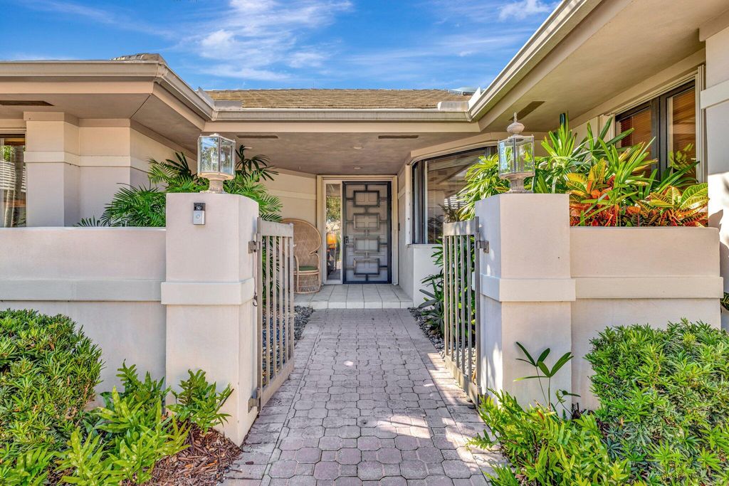 Photo of 6022 SE Oakmont Place, Stuart, FL 34997 (MLS # RX-11090917)