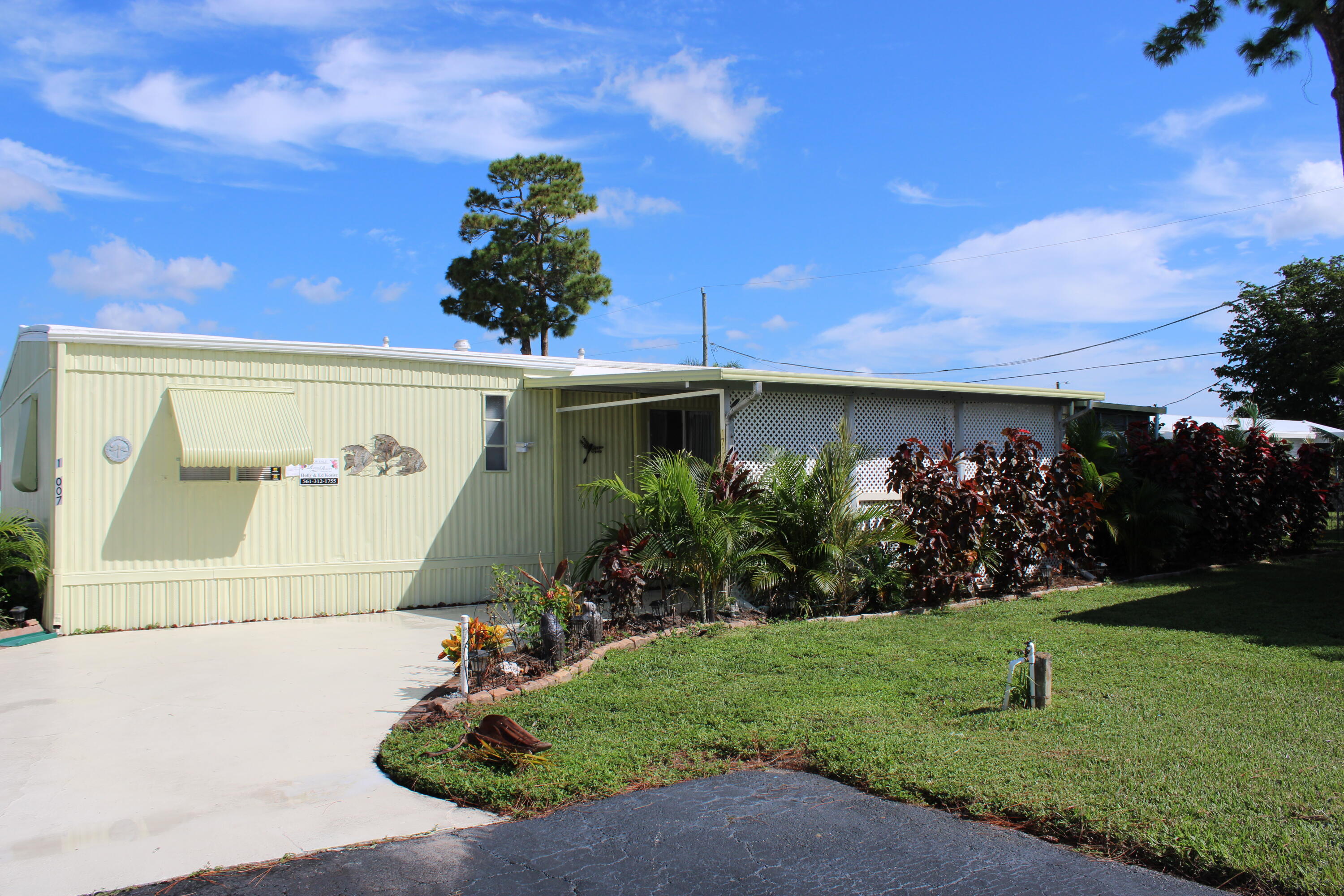 17007 Grande Terre Bay, Boynton Beach, Palm Beach County, Florida - 2 Bedrooms  
2 Bathrooms - 