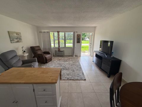 Photo of 175 Canterbury #H, West Palm Beach, FL 33417 (MLS # RX-11125945)