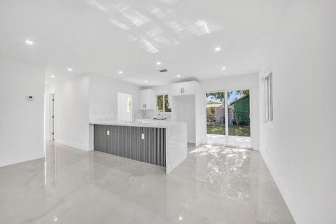 Tiny photo for 120 NE 57th Court, Oakland Park, FL 33334 (MLS # RX-11110425)