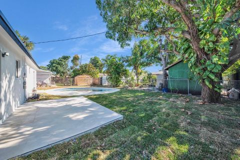 Tiny photo for 120 NE 57th Court, Oakland Park, FL 33334 (MLS # RX-11110425)