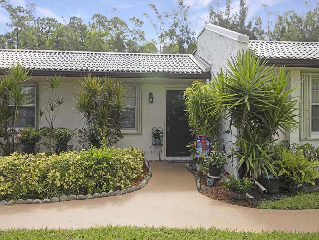 Photo 1 of 140 Lake Olive Drive, West Palm Beach, Florida, $269,000, Web #: 10997667