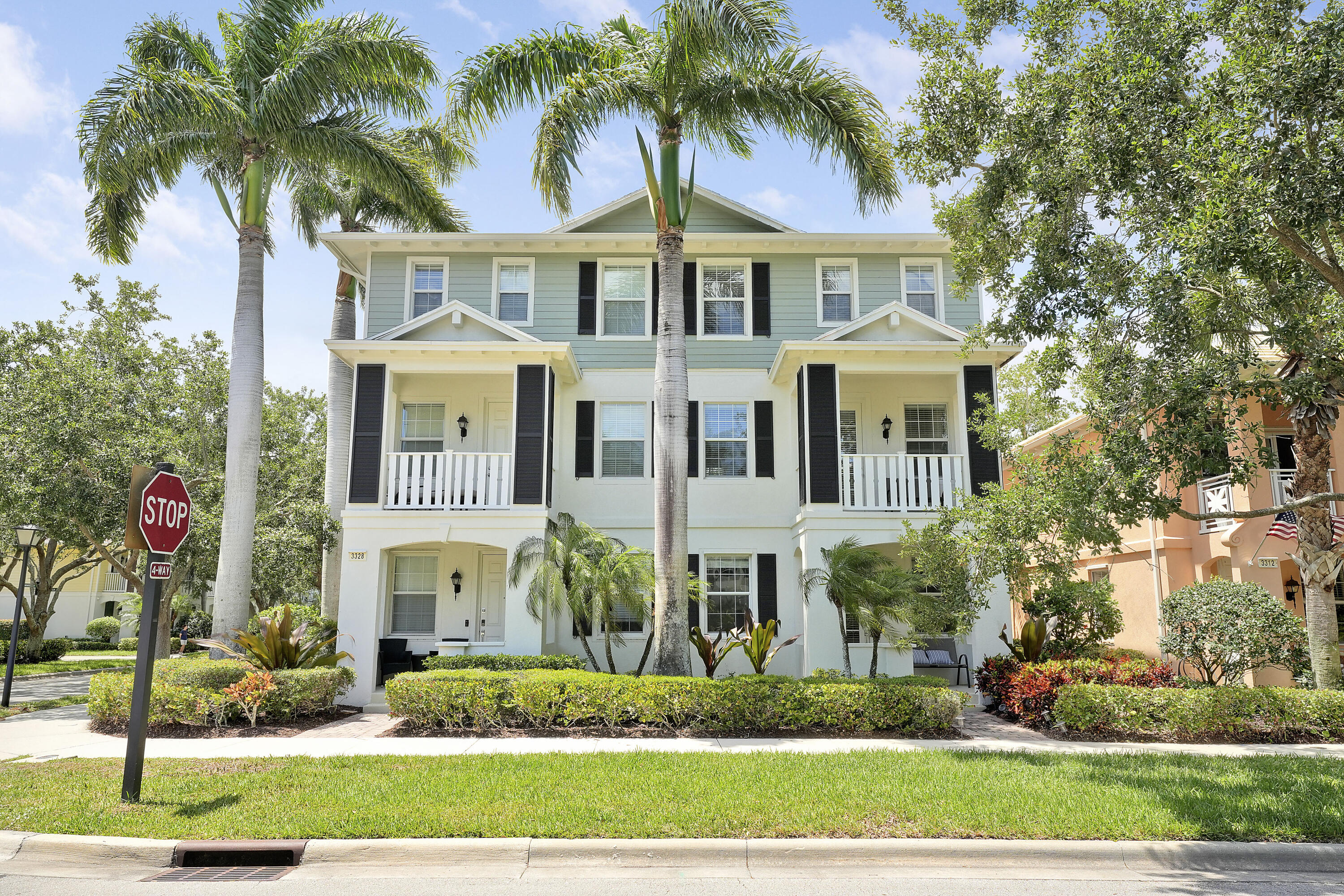 Property for Sale at 3320 W Community Drive, Jupiter, Palm Beach County, Florida - Bedrooms: 3 
Bathrooms: 3.5  - $669,000