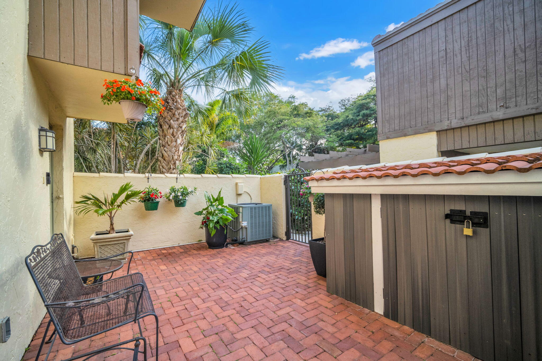 Property for Sale at 1330 Nw 13 Street 6, Boca Raton, Palm Beach County, Florida - Bedrooms: 3 
Bathrooms: 2.5  - $510,000