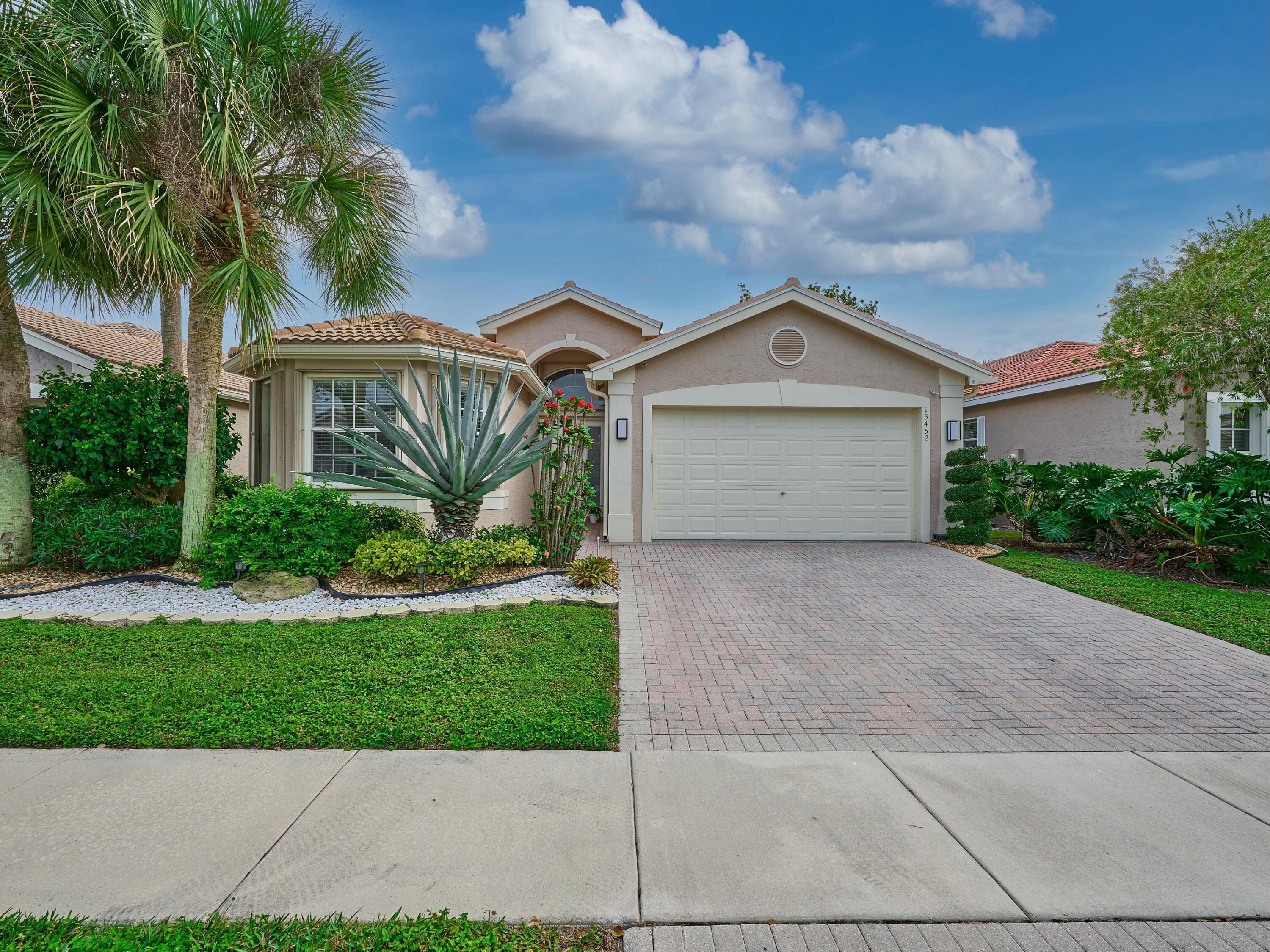 13452 Cordoba Lake Way, Delray Beach, Palm Beach County, Florida - 3 Bedrooms  
2.5 Bathrooms - 