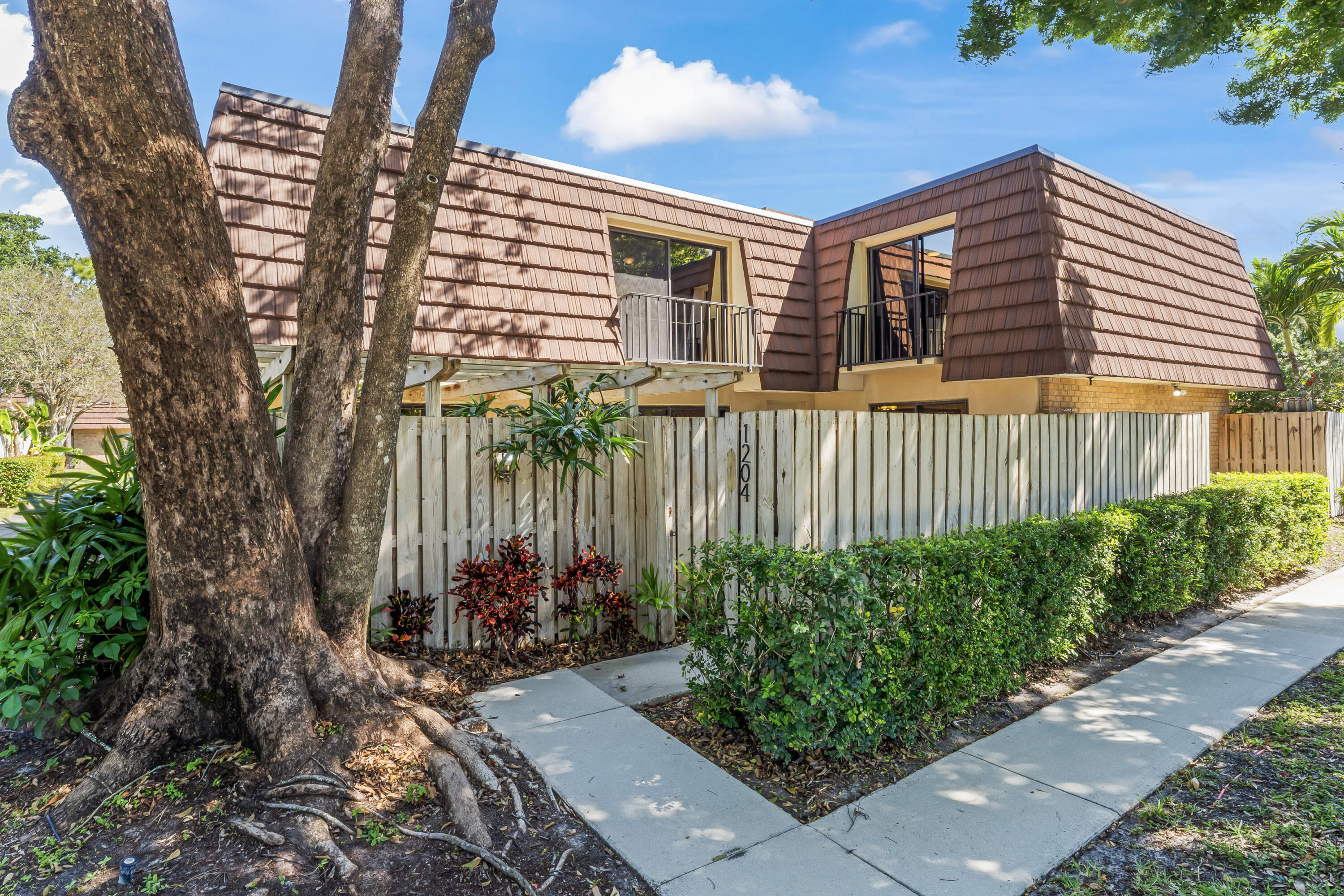 Property for Sale at 1204 12th Lane, Palm Beach Gardens, Palm Beach County, Florida - Bedrooms: 3 
Bathrooms: 2.5  - $438,000