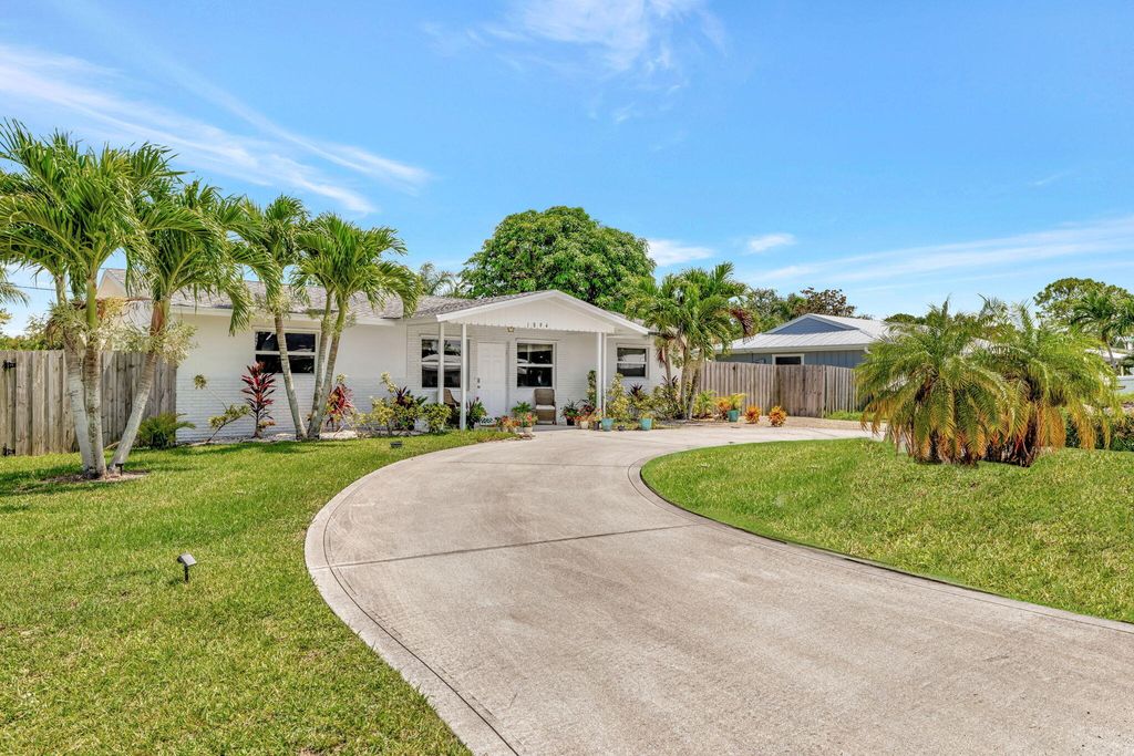 Photo of 1894 SE Lafayette Street, Stuart, FL 34997 (MLS # RX-11106044)