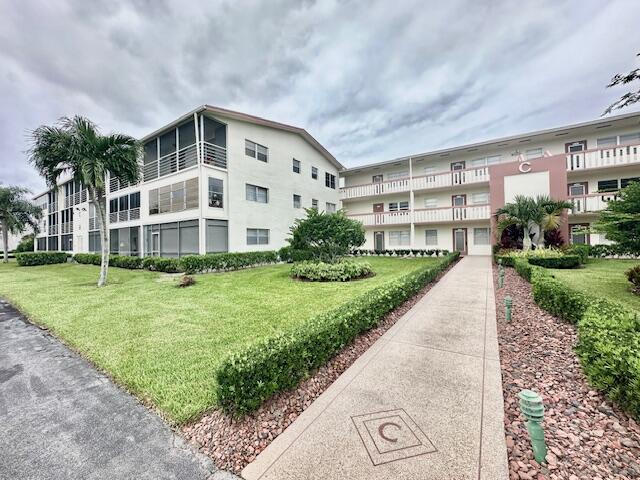 115 Preston C, Boca Raton, Palm Beach County, Florida - 2 Bedrooms  
1.5 Bathrooms - 