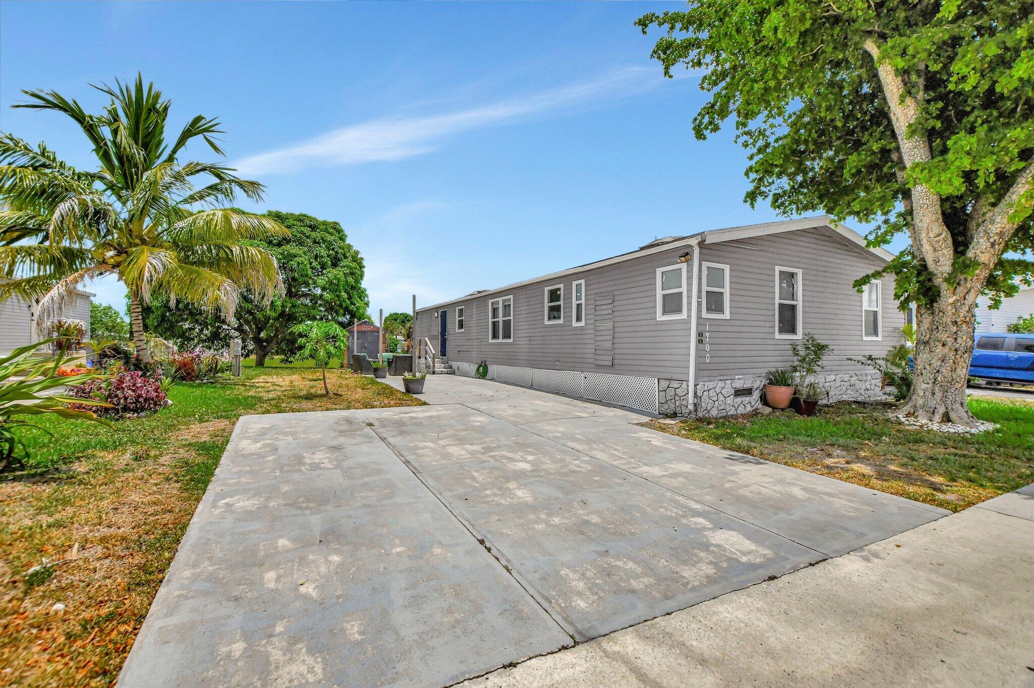 1700 Sw 66th Avenue, Boca Raton, Palm Beach County, Florida - 4 Bedrooms  
2 Bathrooms - 