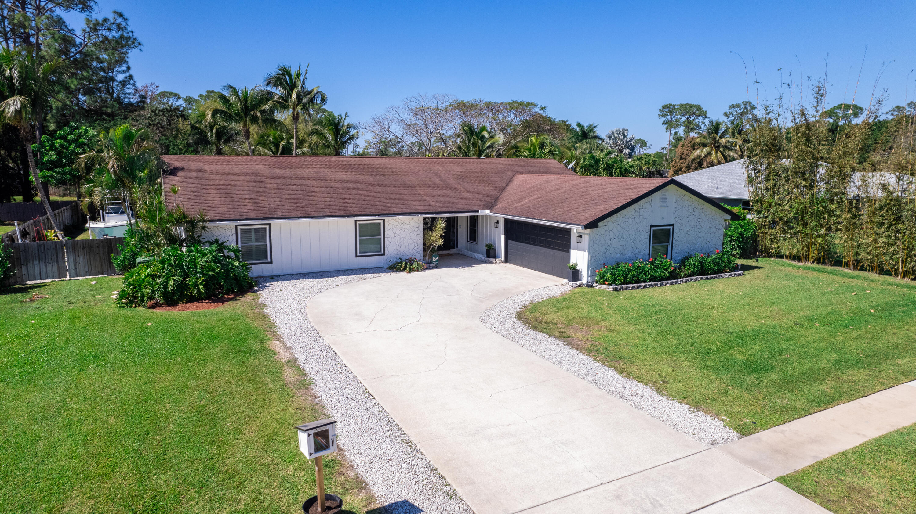 435 Old Country Road, Wellington, Palm Beach County, Florida - 3 Bedrooms  
3 Bathrooms - 