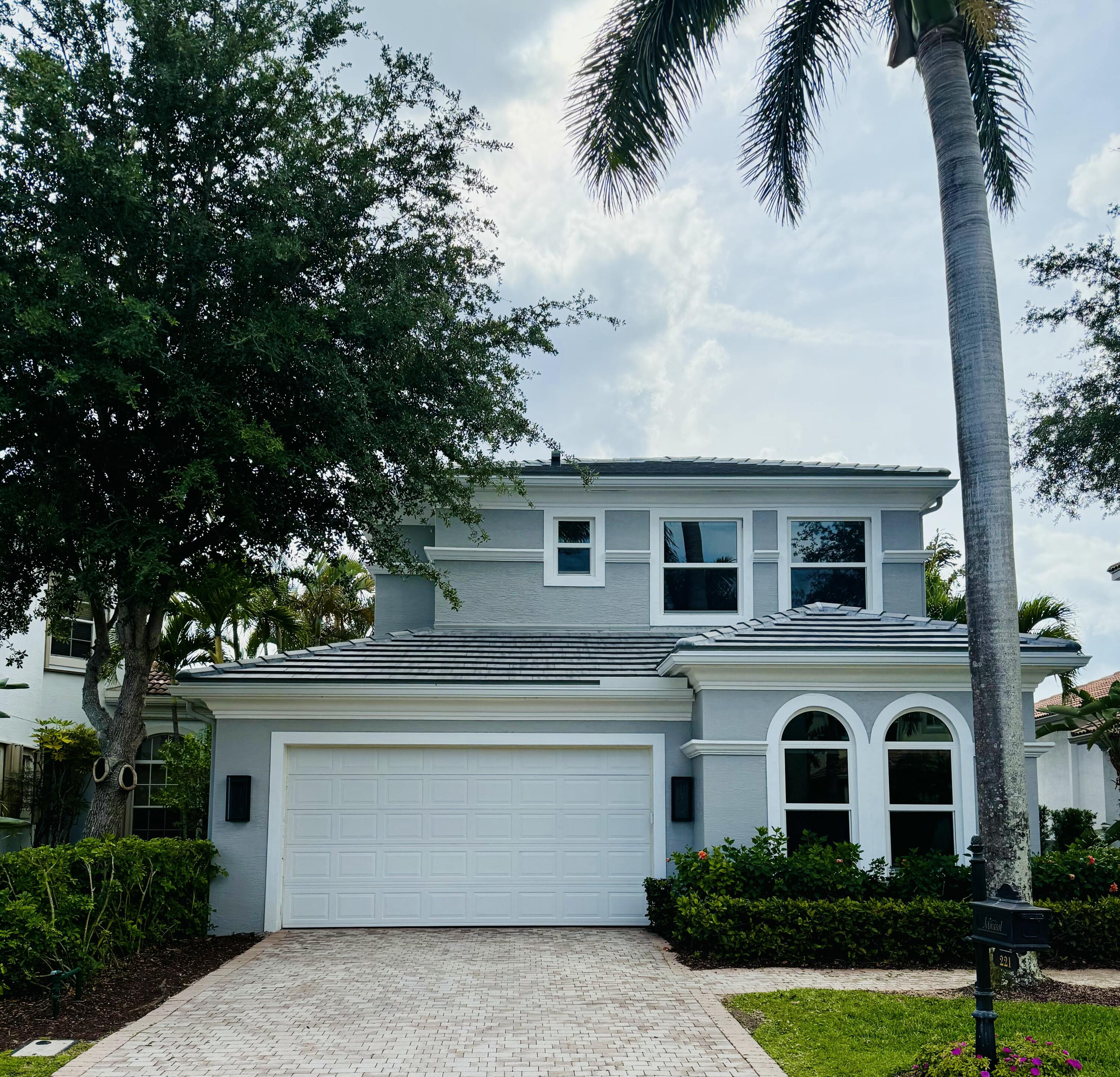 221 Andalusia Drive, Palm Beach Gardens, Palm Beach County, Florida - 4 Bedrooms  
3 Bathrooms - 