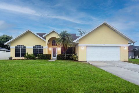 Photo of 1067 SE Floresta Drive E, Port Saint Lucie, FL 34983 (MLS # RX-11129662)
