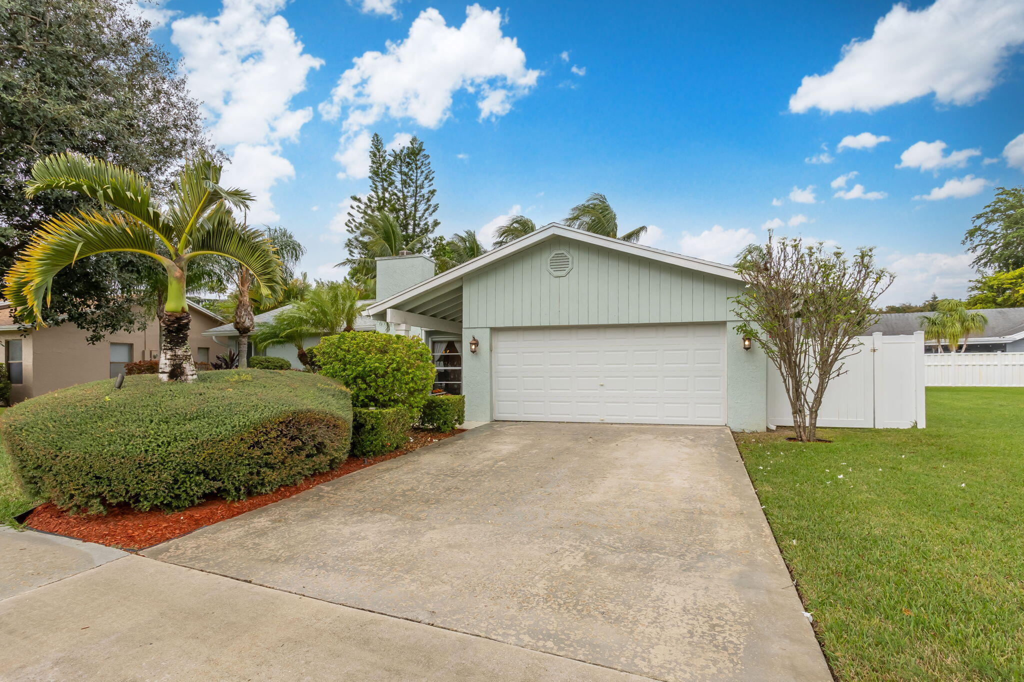 11309 Woodchuck Drive, Boca Raton, Palm Beach County, Florida - 3 Bedrooms  
2 Bathrooms - 