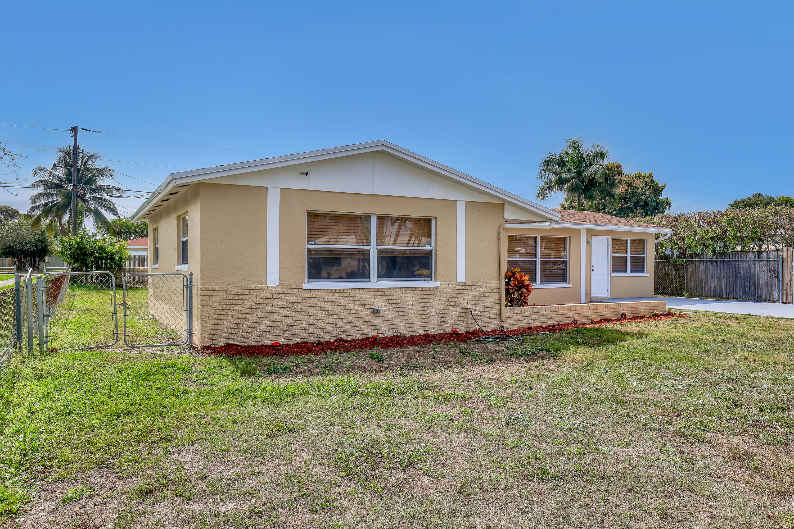 371 W 33rd Street, Riviera Beach, Palm Beach County, Florida - 3 Bedrooms  
2 Bathrooms - 