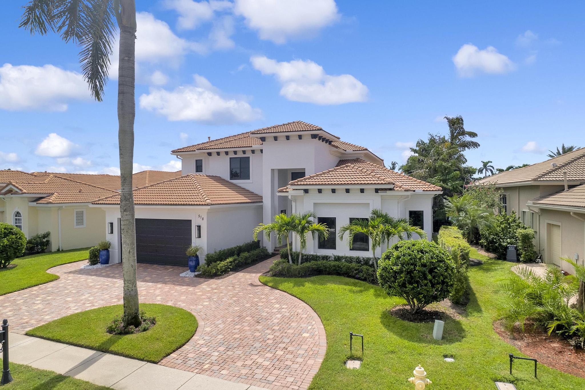 518 Les Jardin Drive, Palm Beach Gardens, Palm Beach County, Florida - 4 Bedrooms  
5 Bathrooms - 