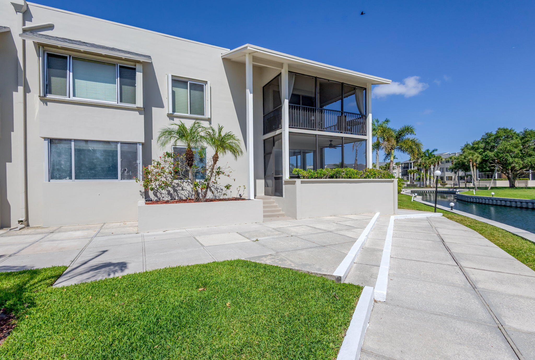 11811 Avenue Of The Pga 2-1A, Palm Beach Gardens, Palm Beach County, Florida - 2 Bedrooms  
2 Bathrooms - 