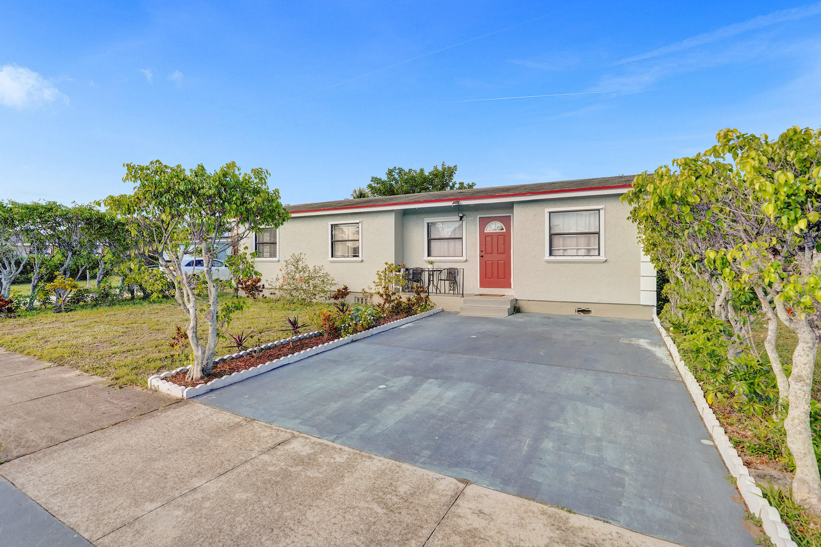 Property for Sale at 816 Sw 5th Avenue, Delray Beach, Palm Beach County, Florida - Bedrooms: 3 
Bathrooms: 1  - $375,000