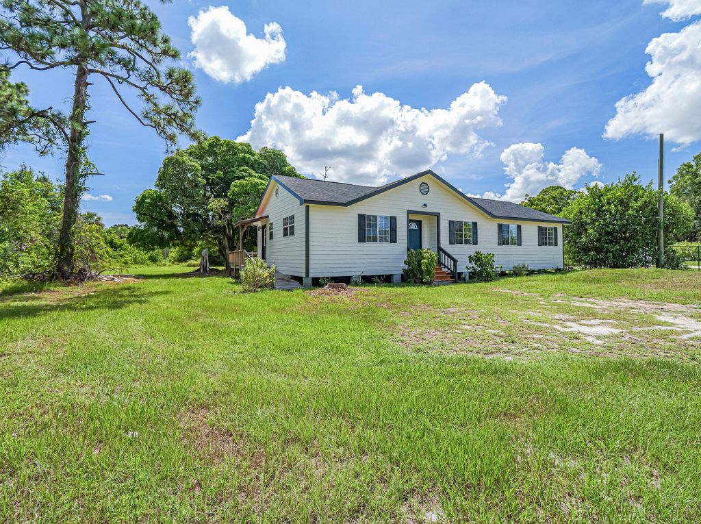 Photo of 8920 66th Avenue, Sebastian, FL 32958 (MLS # RX-11114772)