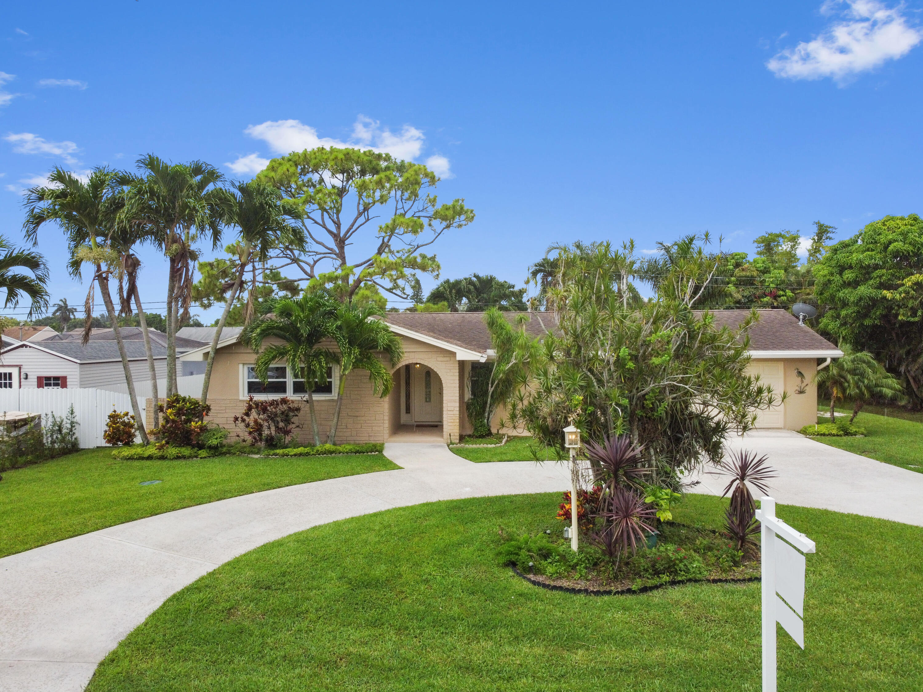 115 W Arch Drive, Lake Worth, Palm Beach County, Florida - 3 Bedrooms  
2 Bathrooms - 