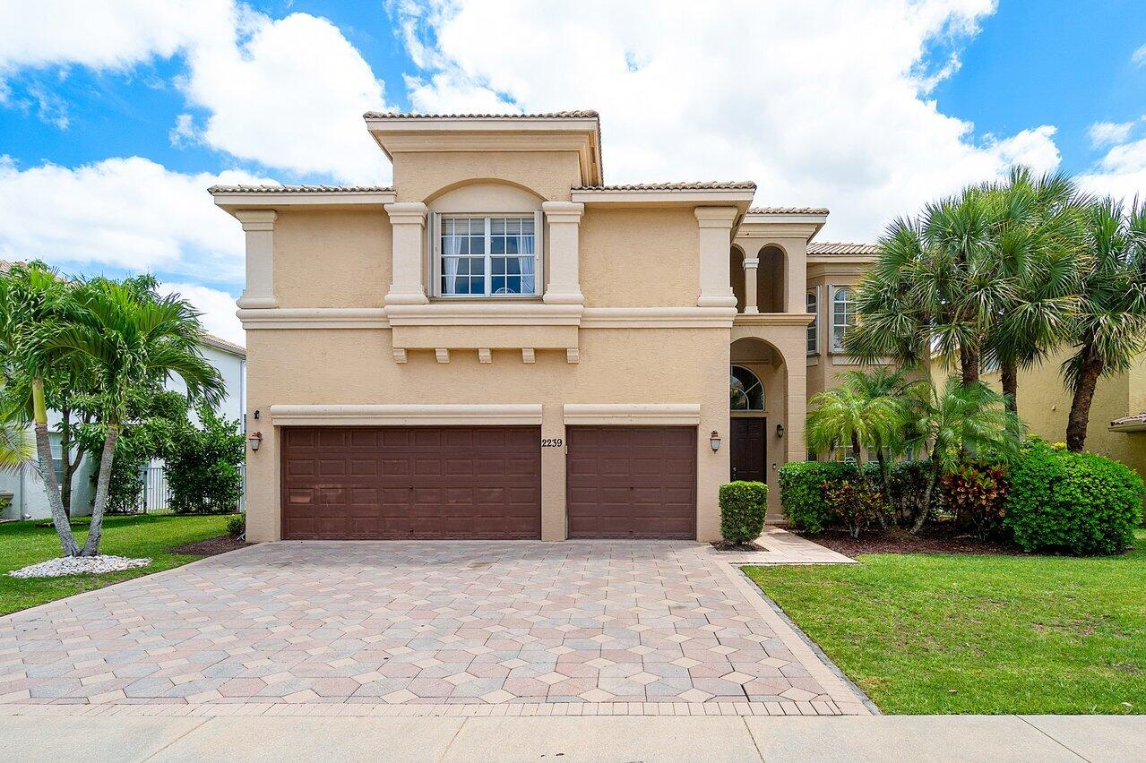 2239 Ridgewood Circle, Royal Palm Beach, Palm Beach County, Florida - 5 Bedrooms  
4 Bathrooms - 