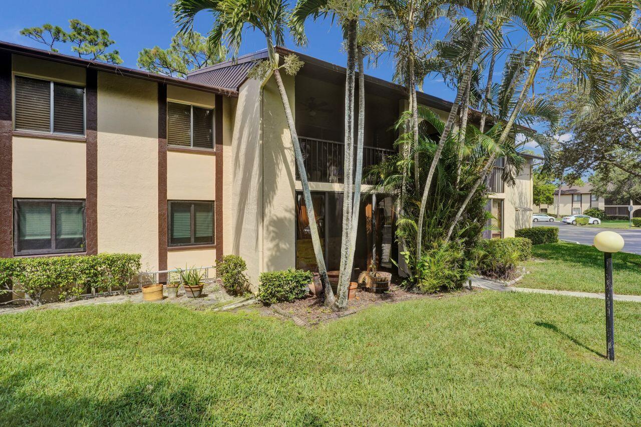 442 Pine Glen Lane B2, Greenacres, Palm Beach County, Florida - 2 Bedrooms  
2 Bathrooms - 