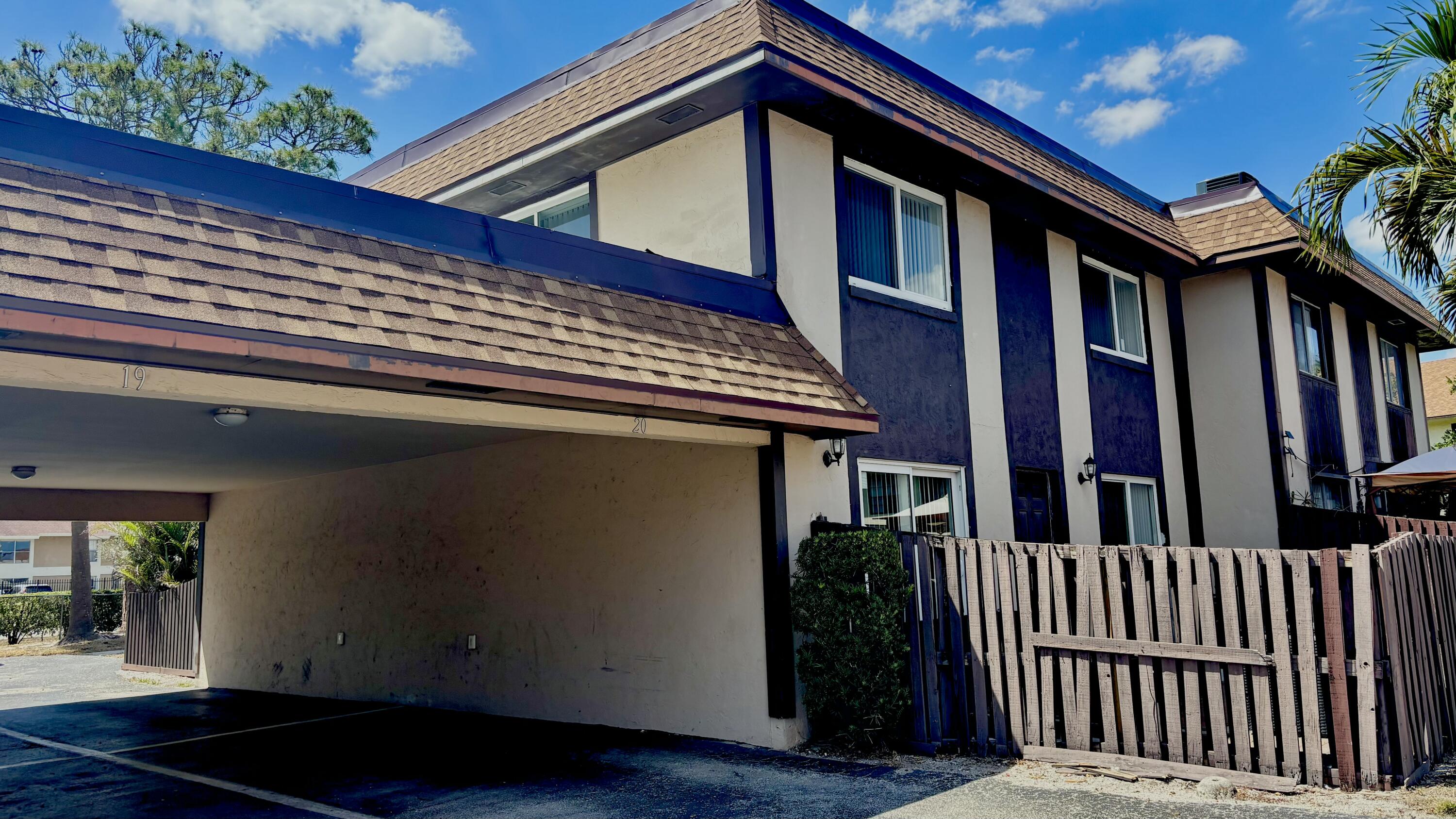 Property for Sale at 2106 Sherwood Forest 20 Boulevard 20, West Palm Beach, Palm Beach County, Florida - Bedrooms: 2 
Bathrooms: 1.5  - $267,000