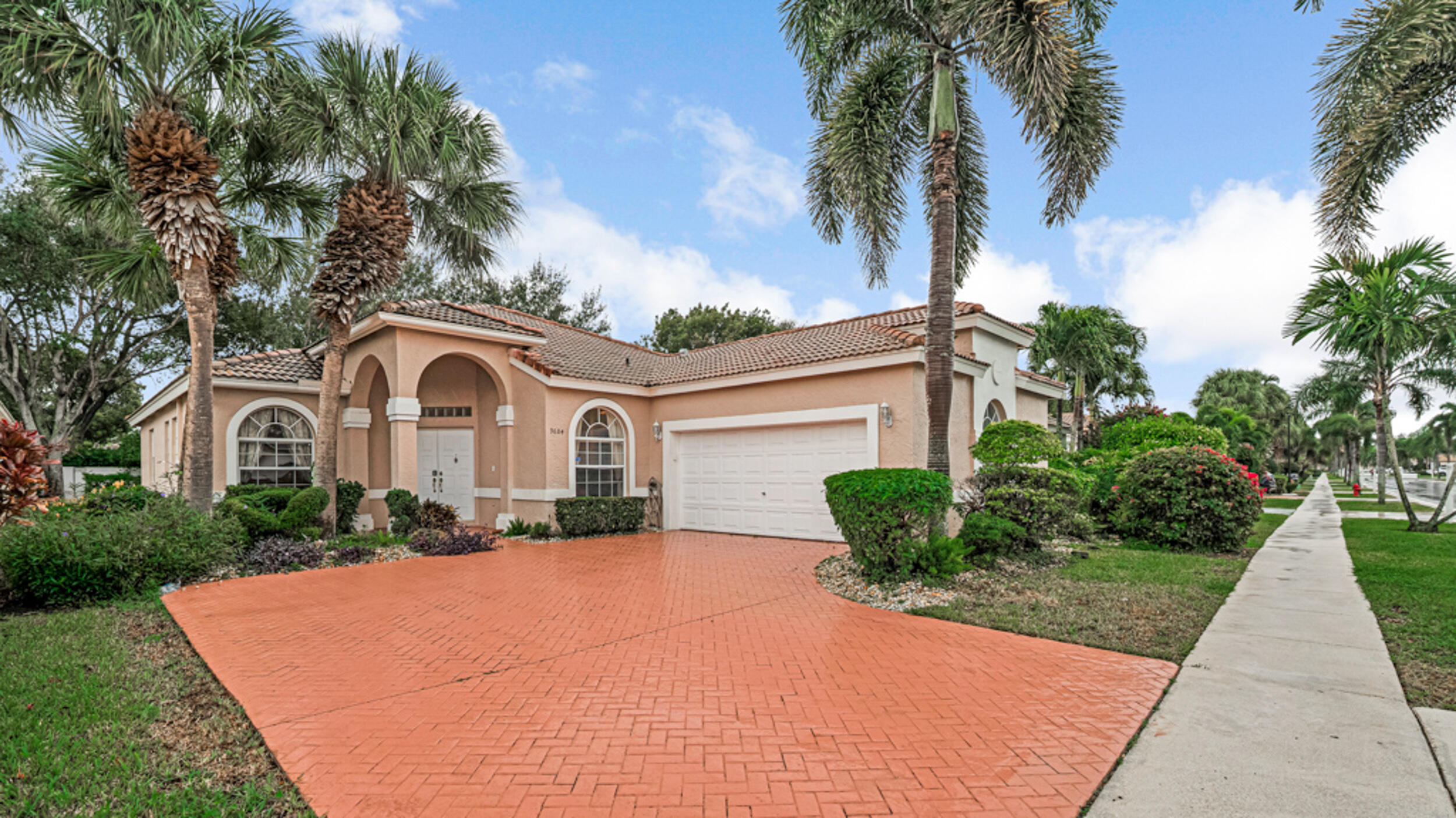 Property for Sale at 9684 Arbor View Drive, Boynton Beach, Palm Beach County, Florida - Bedrooms: 2 
Bathrooms: 2  - $399,900