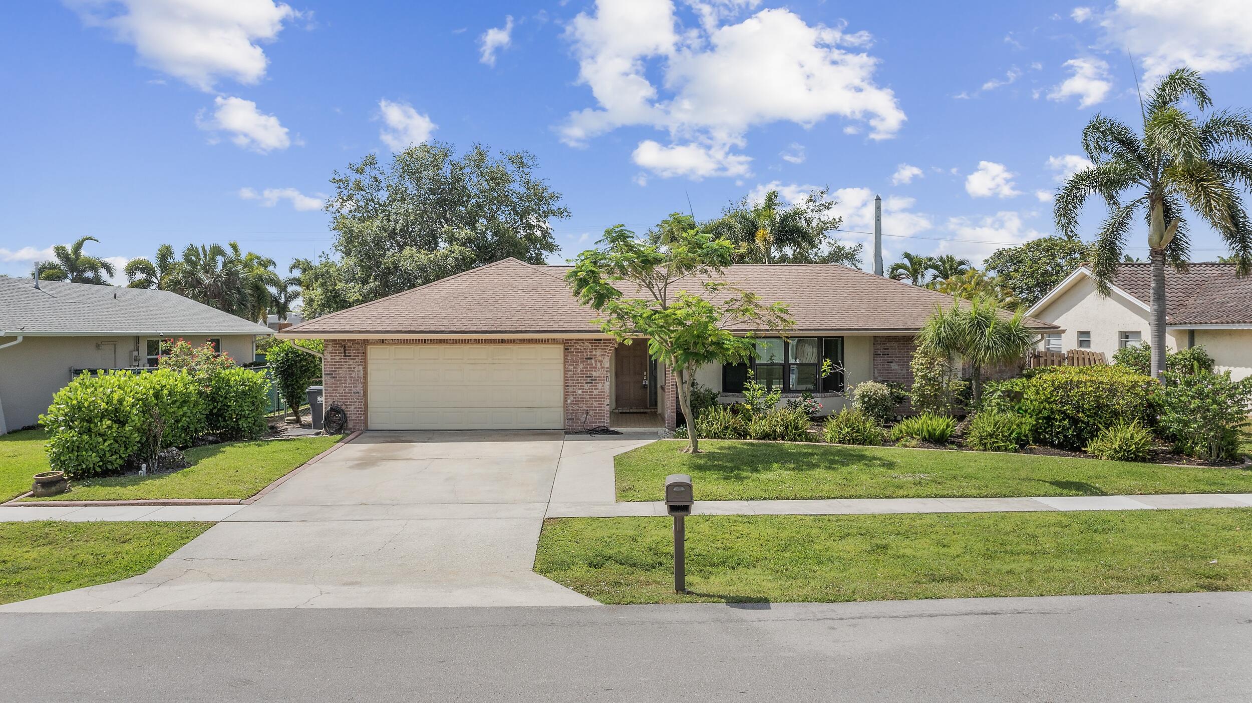 Property for Sale at 1305 Anhinga Drive, Wellington, Palm Beach County, Florida - Bedrooms: 4 
Bathrooms: 2  - $699,999