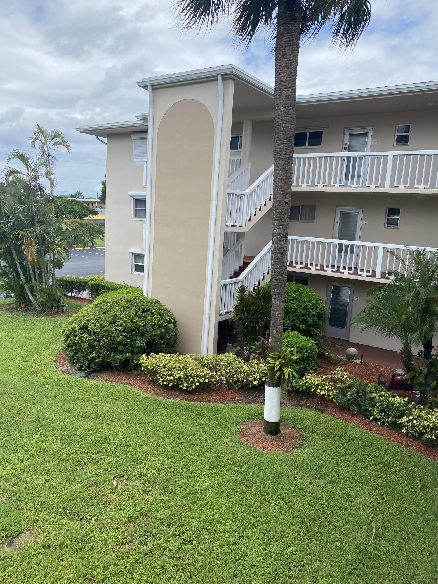 Property for Sale at 2856 S Garden Drive 201, Lake Worth, Palm Beach County, Florida - Bedrooms: 1 
Bathrooms: 1.5  - $82,000