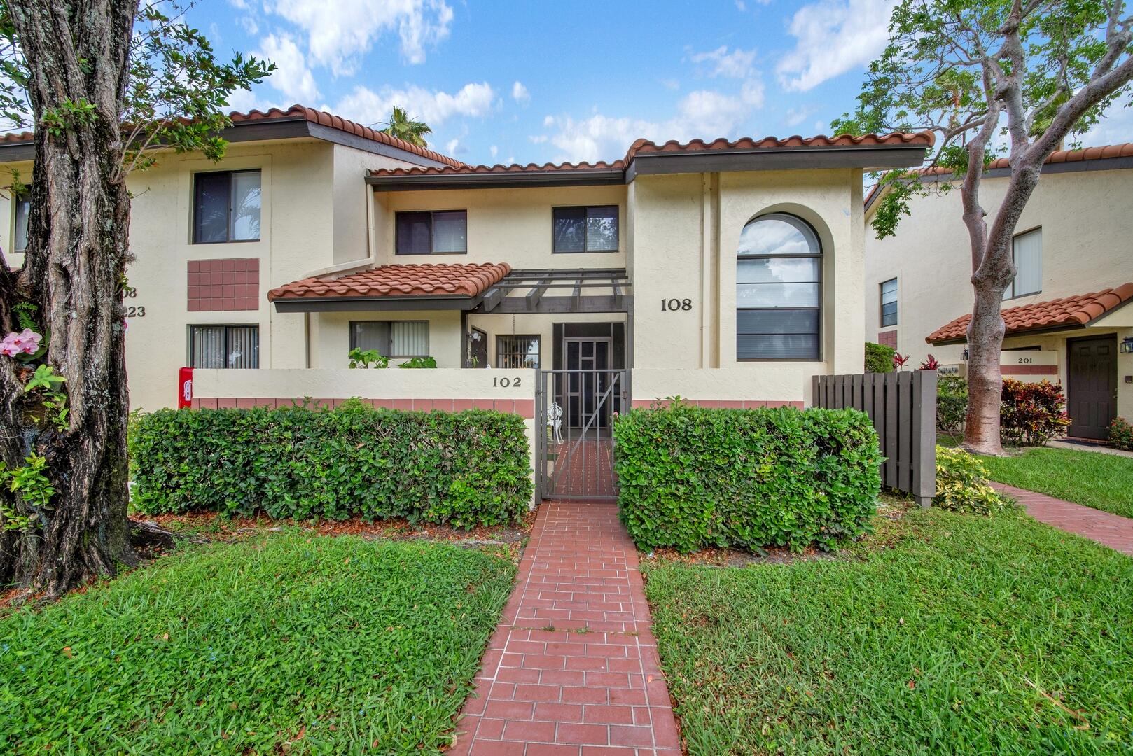 Property for Sale at 10223 N Circle Lake Drive 102, Boynton Beach, Palm Beach County, Florida - Bedrooms: 3 
Bathrooms: 2  - $325,000