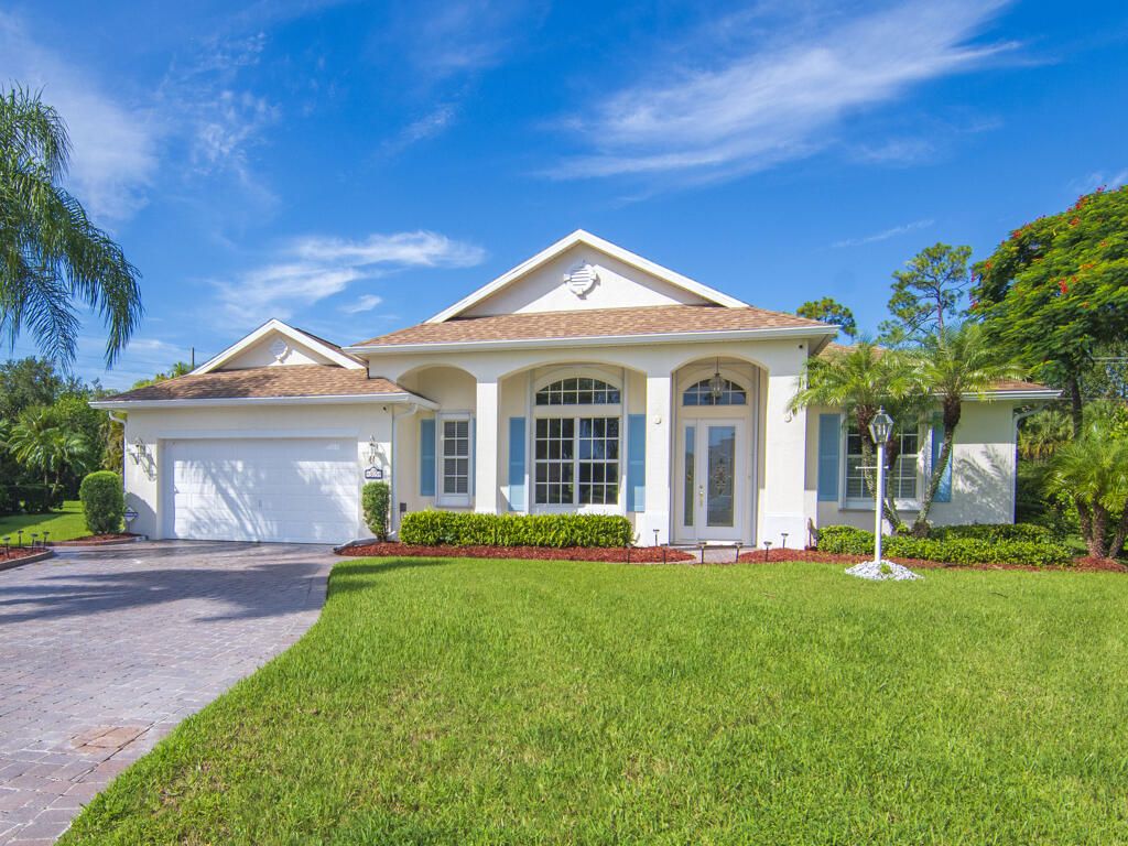 Photo of 305 Bourdeaux Drive SW, Vero Beach, FL 32968 (MLS # RX-11127213)