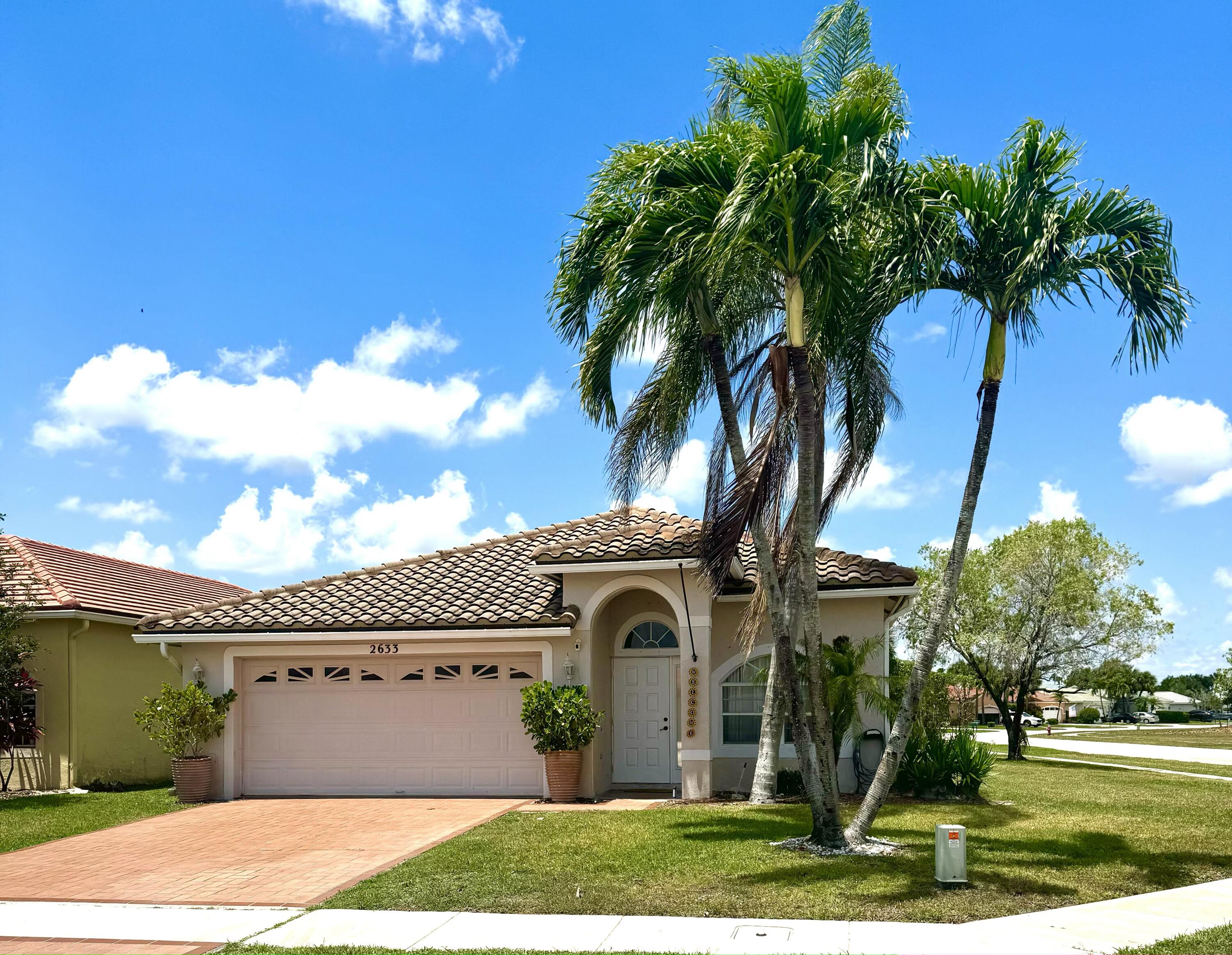 Property for Sale at 2633 Country Golf Drive, Wellington, Palm Beach County, Florida - Bedrooms: 3 
Bathrooms: 2  - $565,000