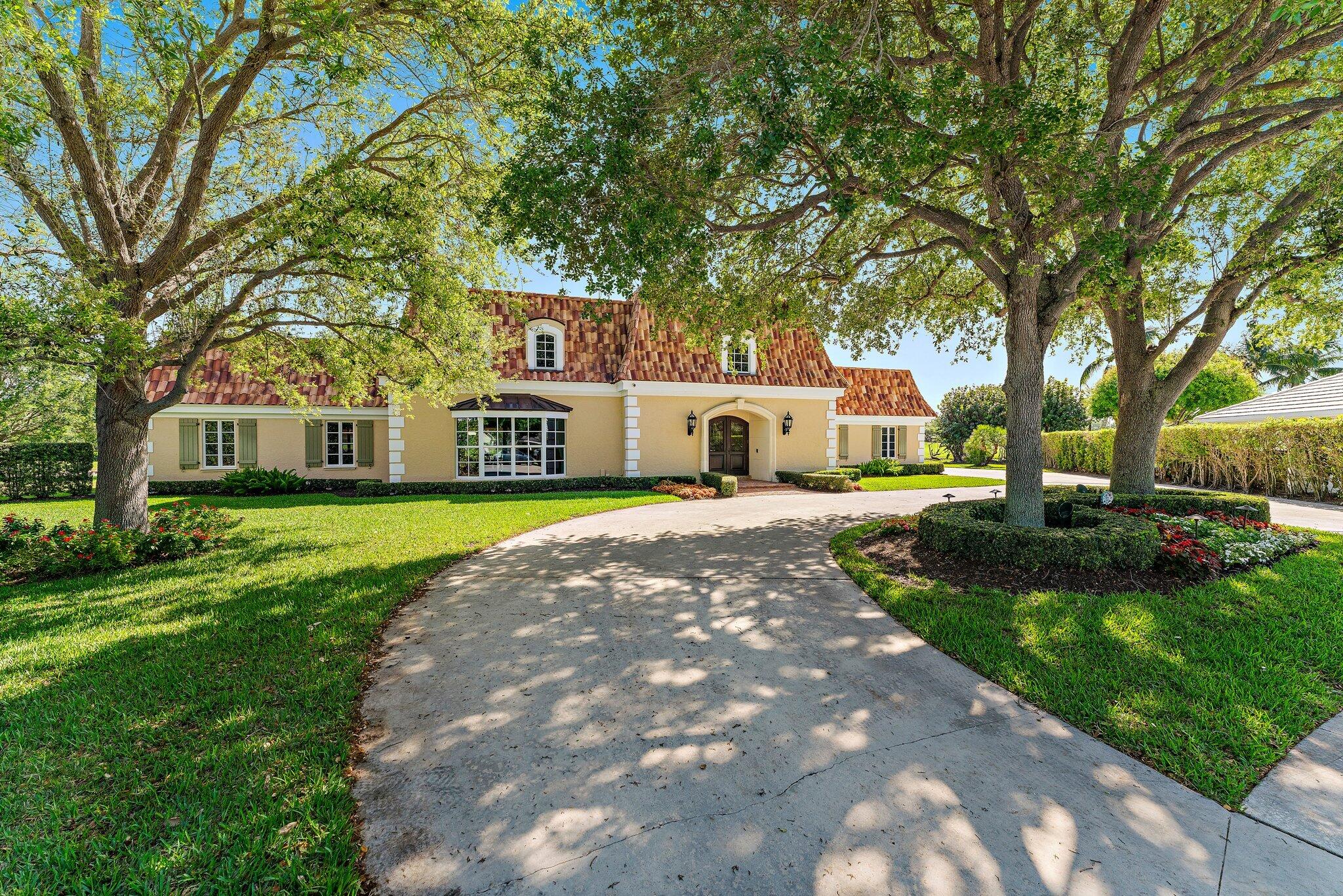 1132 Country Club Drive, North Palm Beach, Miami-Dade County, Florida - 4 Bedrooms  
4.5 Bathrooms - 
