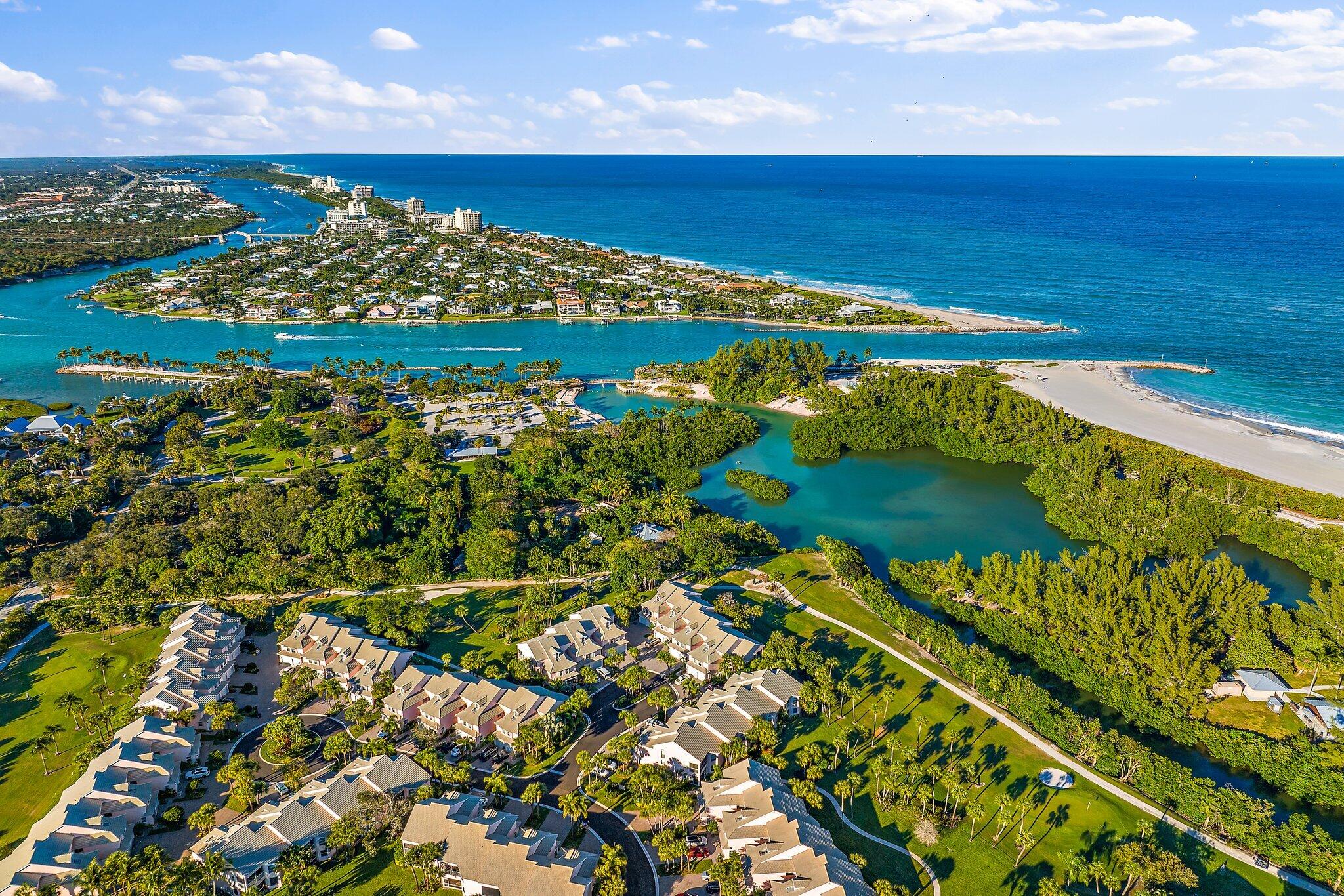 2507 Fairway Drive, Jupiter, Palm Beach County, Florida - 2 Bedrooms  
2.5 Bathrooms - 