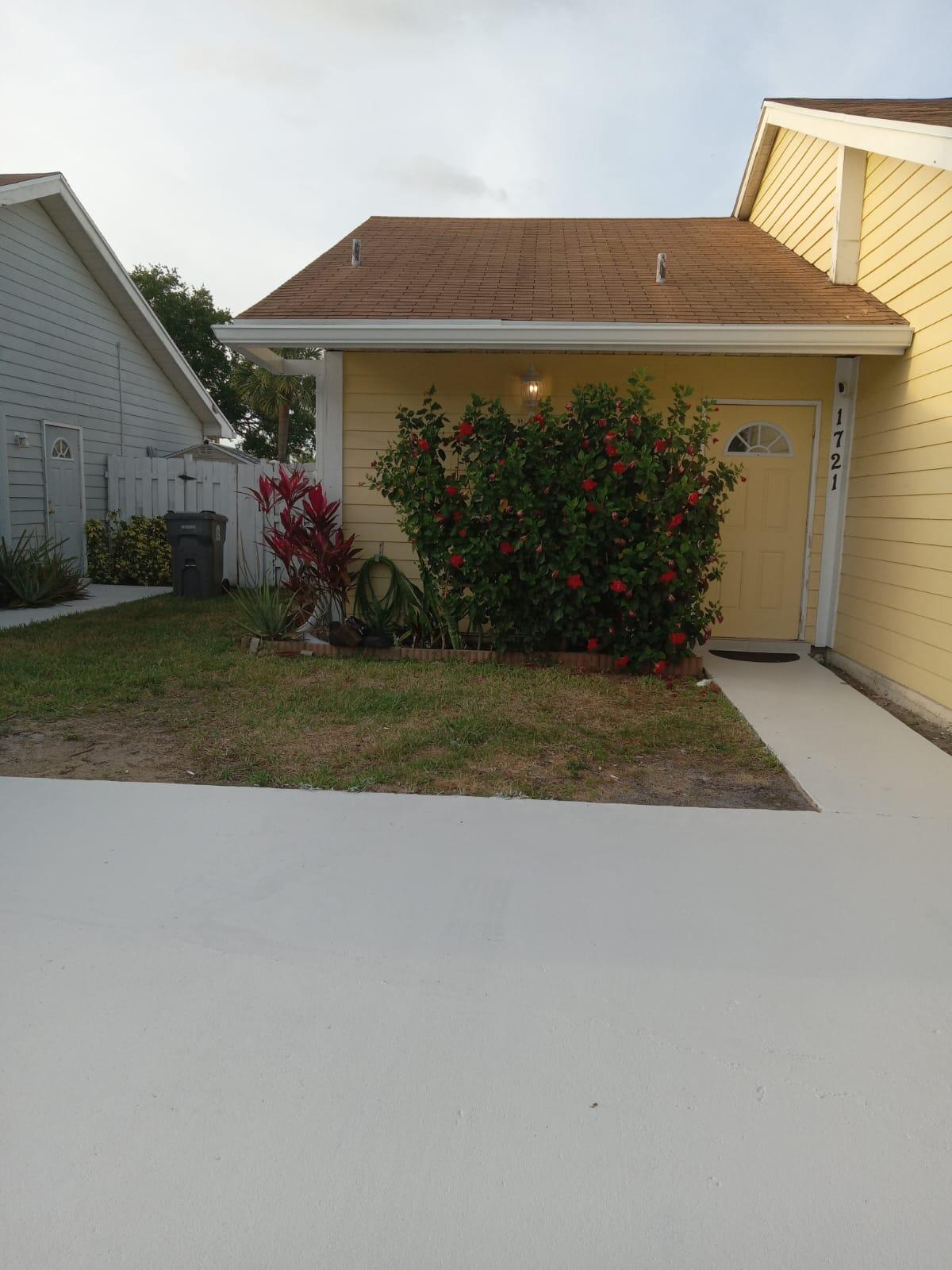 1721 Royal Forest Court, West Palm Beach, Palm Beach County, Florida - 1 Bedrooms  
1 Bathrooms - 
