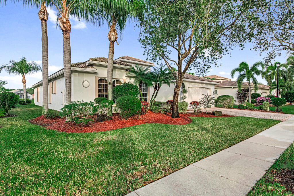 Property for Sale at 8666 Tierra Lago Cove, Lake Worth, Palm Beach County, Florida - Bedrooms: 4 
Bathrooms: 2.5  - $599,000